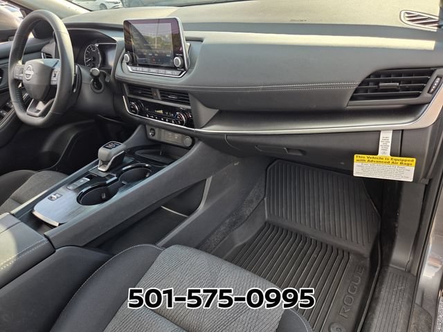 Used 2026 Nissan Rogue SV w/ Cold Weather Package FWD image 18