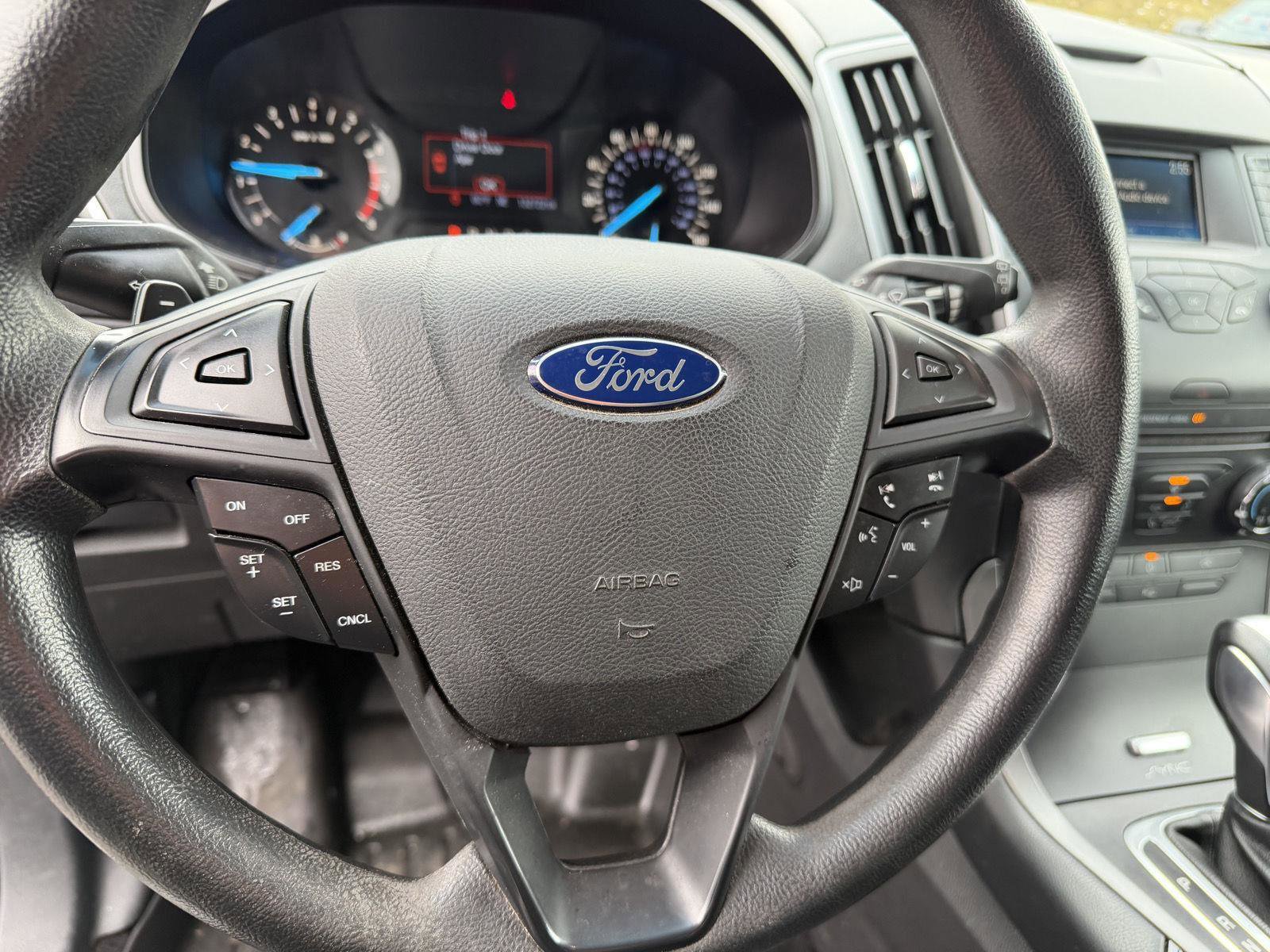 Used 2017 Ford Edge SE image 12