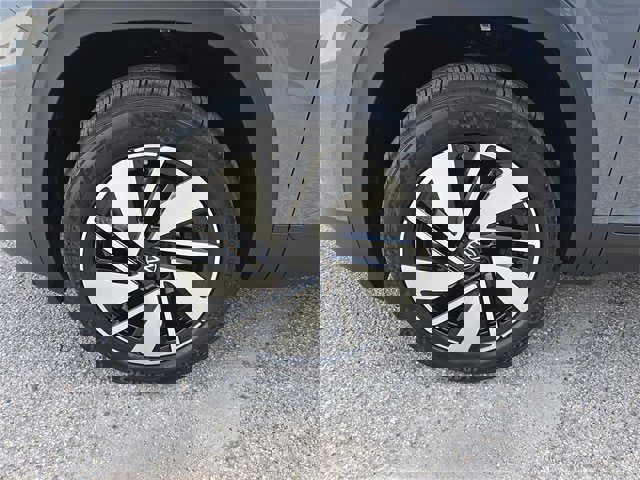 New 2026 Volkswagen Atlas SE image 8