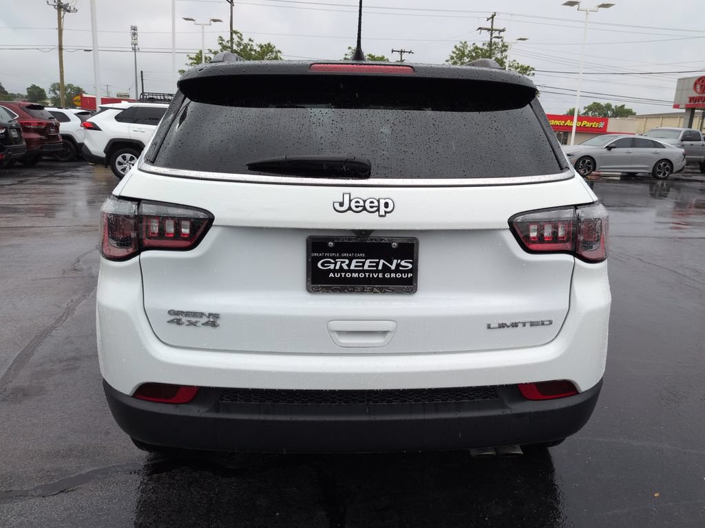 Used 2022 Jeep Compass Limited w/ Sun and Sound Group AWD/4WD image 4