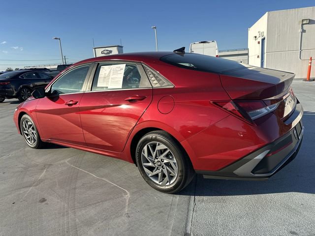 Used 2024 Hyundai Elantra SEL image 32