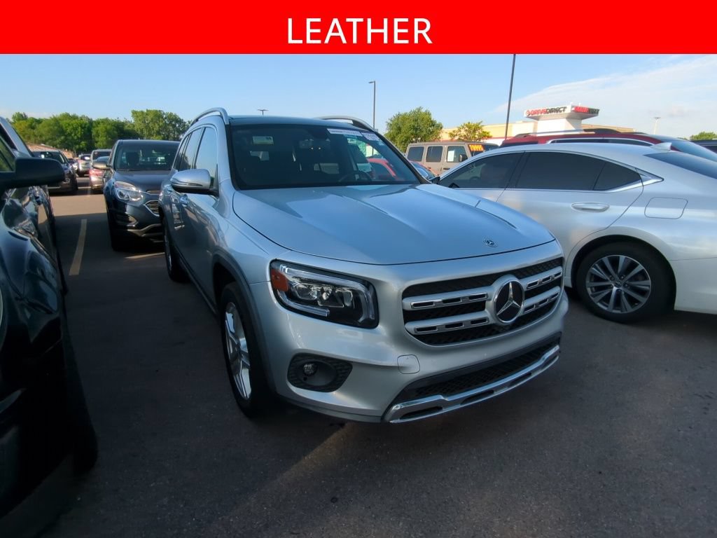 Used 2021 Mercedes-Benz GLB 250 w/ Premium Package image 3