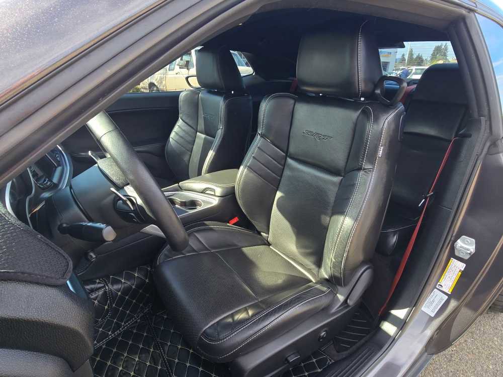 Used 2016 Dodge Challenger SRT w/ Technology Group image 15