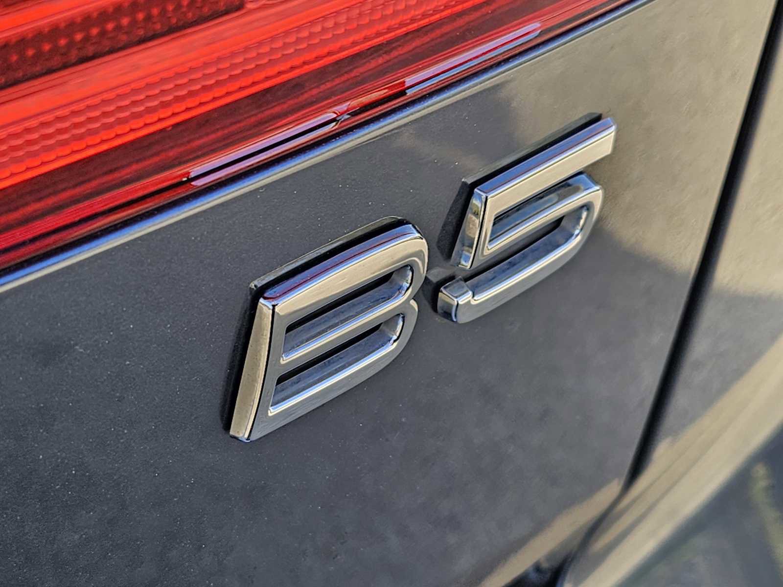 Used 2023 Volvo XC60 B5 Core w/ Climate Package image 12