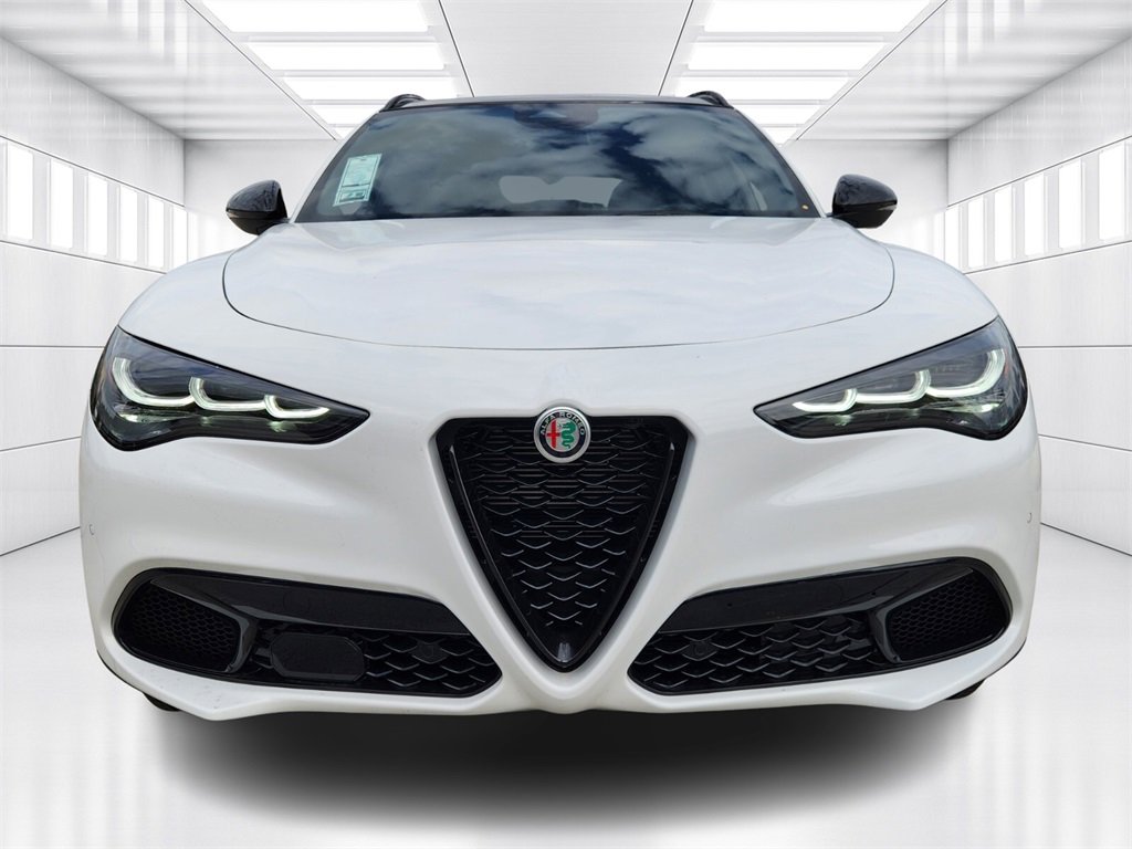 New 2025 Alfa Romeo Stelvio Sprint w/ Convenience Package image 3