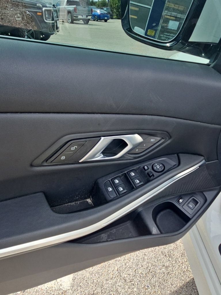 Used 2024 BMW 330e xDrive AWD/4WD image 11