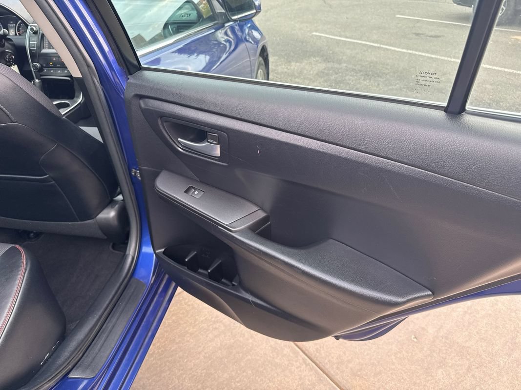 Used 2016 Toyota Camry SE FWD image 18
