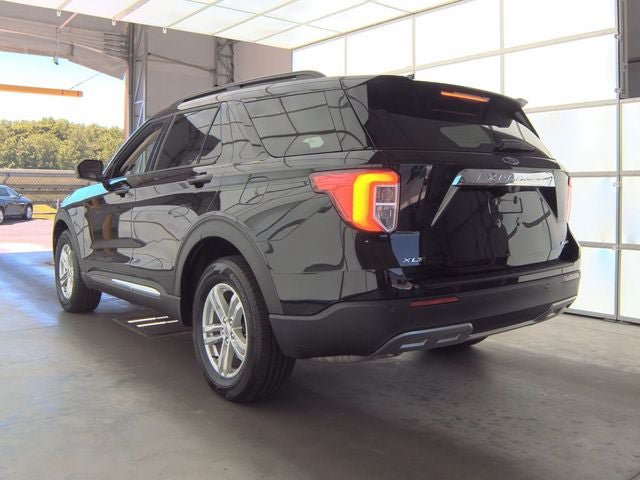 Used 2023 Ford Explorer XLT w/ Equipment Group 202A AWD/4WD image 9