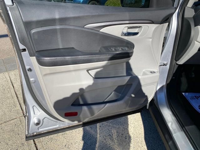 Used 2017 Honda Pilot LX image 26