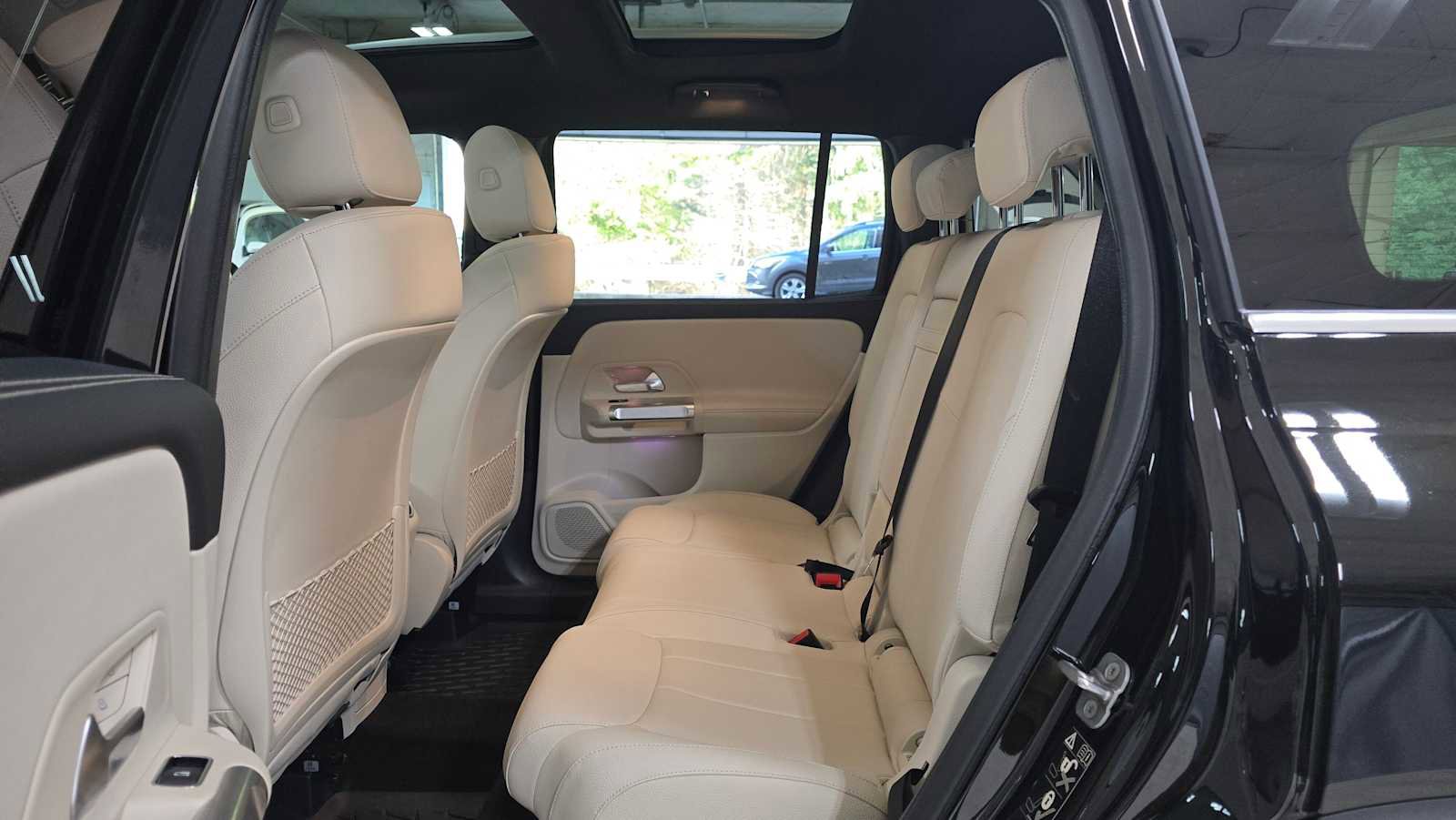 Certified 2025 Mercedes-Benz GLB 250 4MATIC image 16