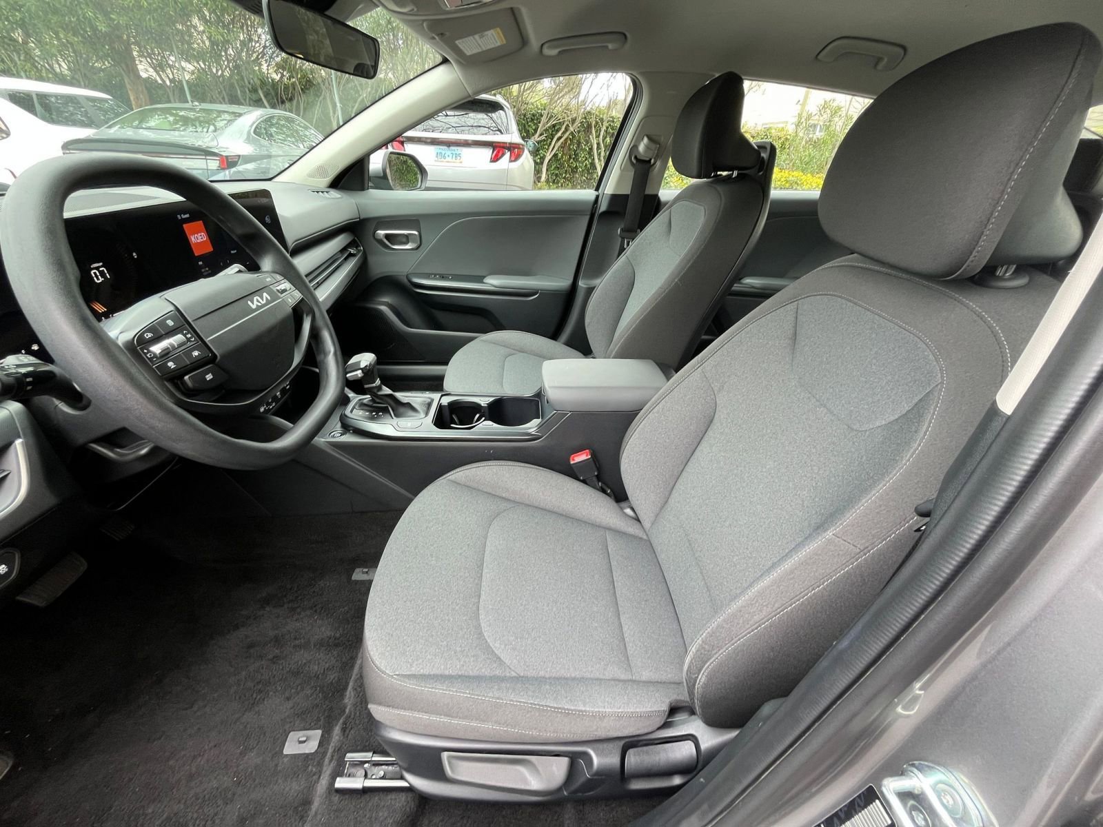 Used 2025 Kia K4 LXS image 25