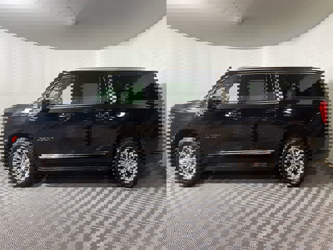 Used 2024 GMC Yukon XL SLT image 5