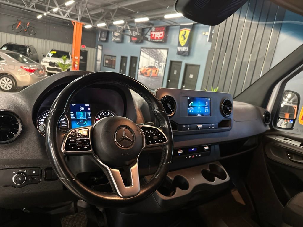 Used 2022 Mercedes-Benz Sprinter 1500 image 13