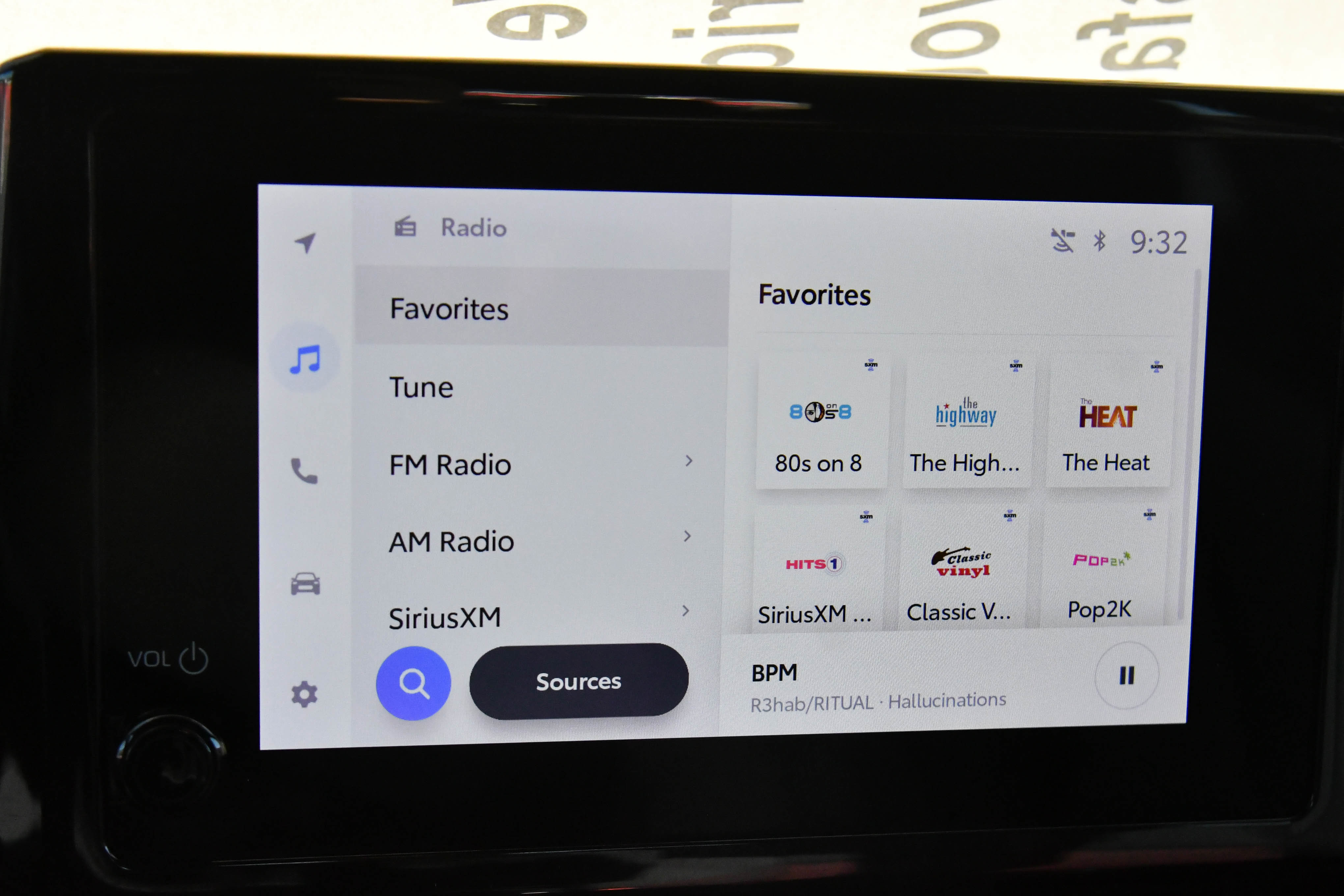 Used 2023 Toyota Corolla SE w/ SE Premium Package FWD image 22