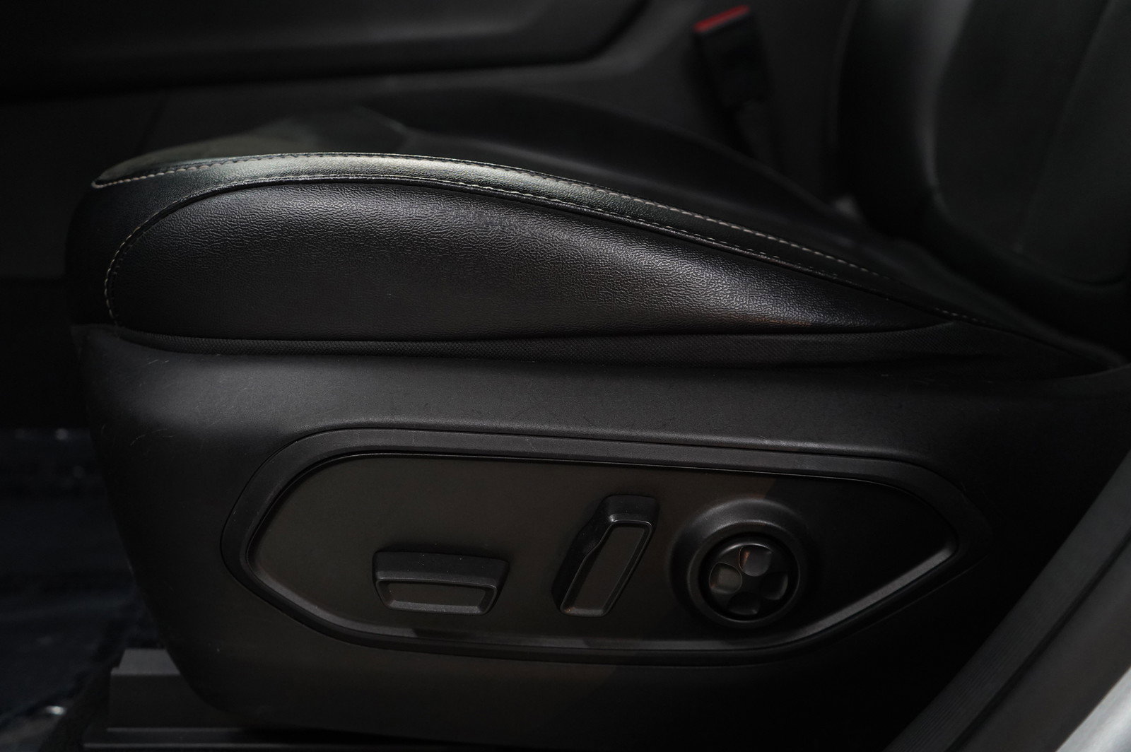 Used 2023 Jeep Grand Cherokee L Laredo image 24