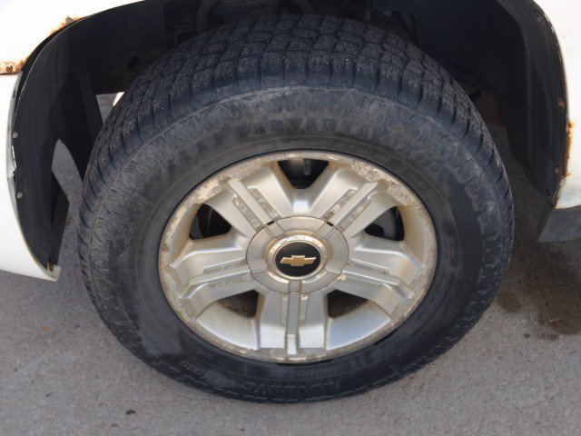 Used 2009 Chevrolet Suburban LT w/ Luxury Package AWD/4WD image 11