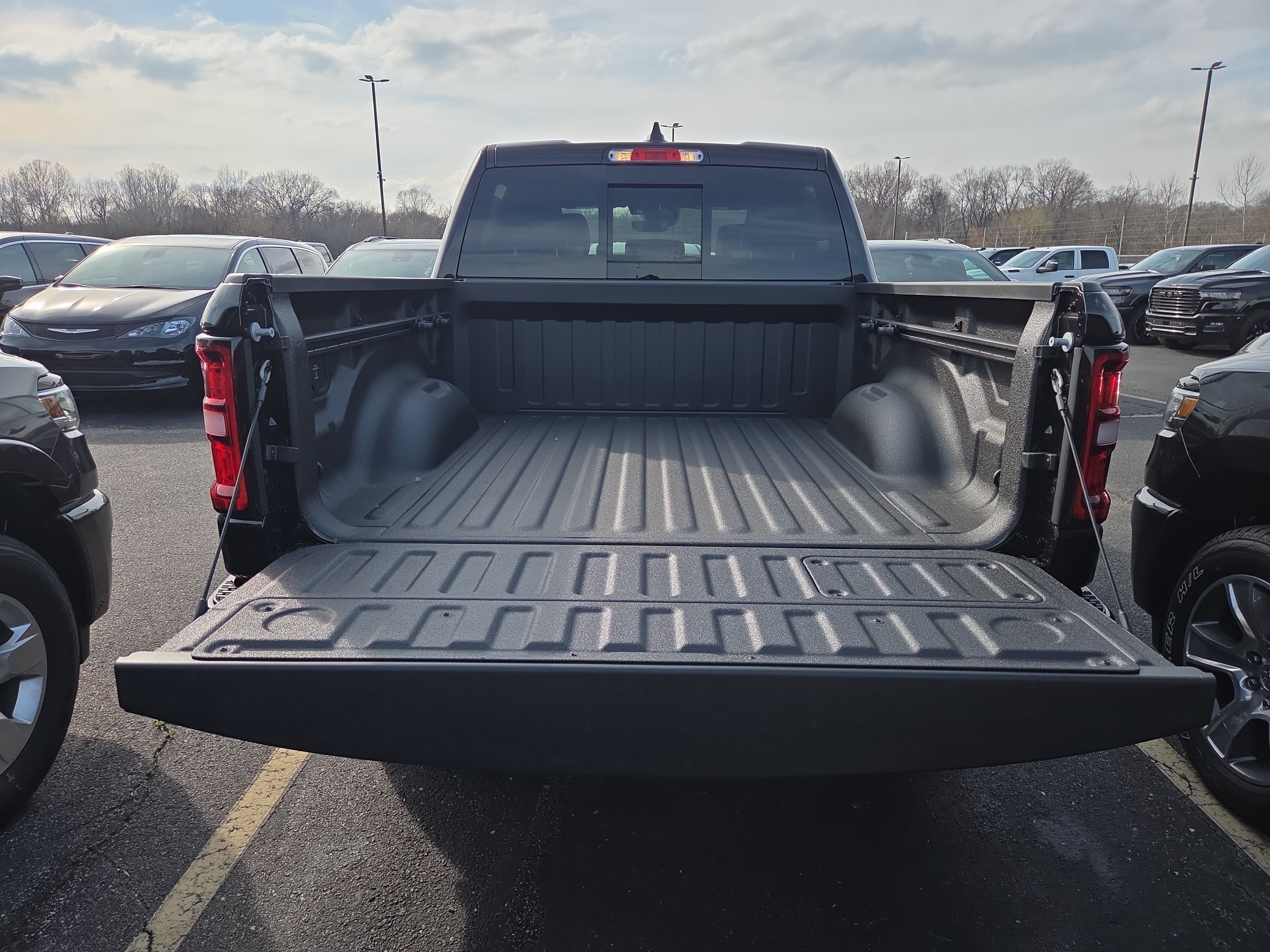 New 2026 RAM 1500 Laramie w/ Night Edition AWD/4WD image 8