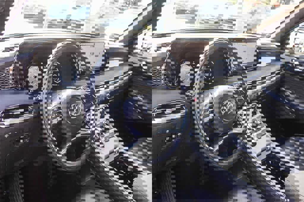 Used 2023 Hyundai Palisade Calligraphy image 22