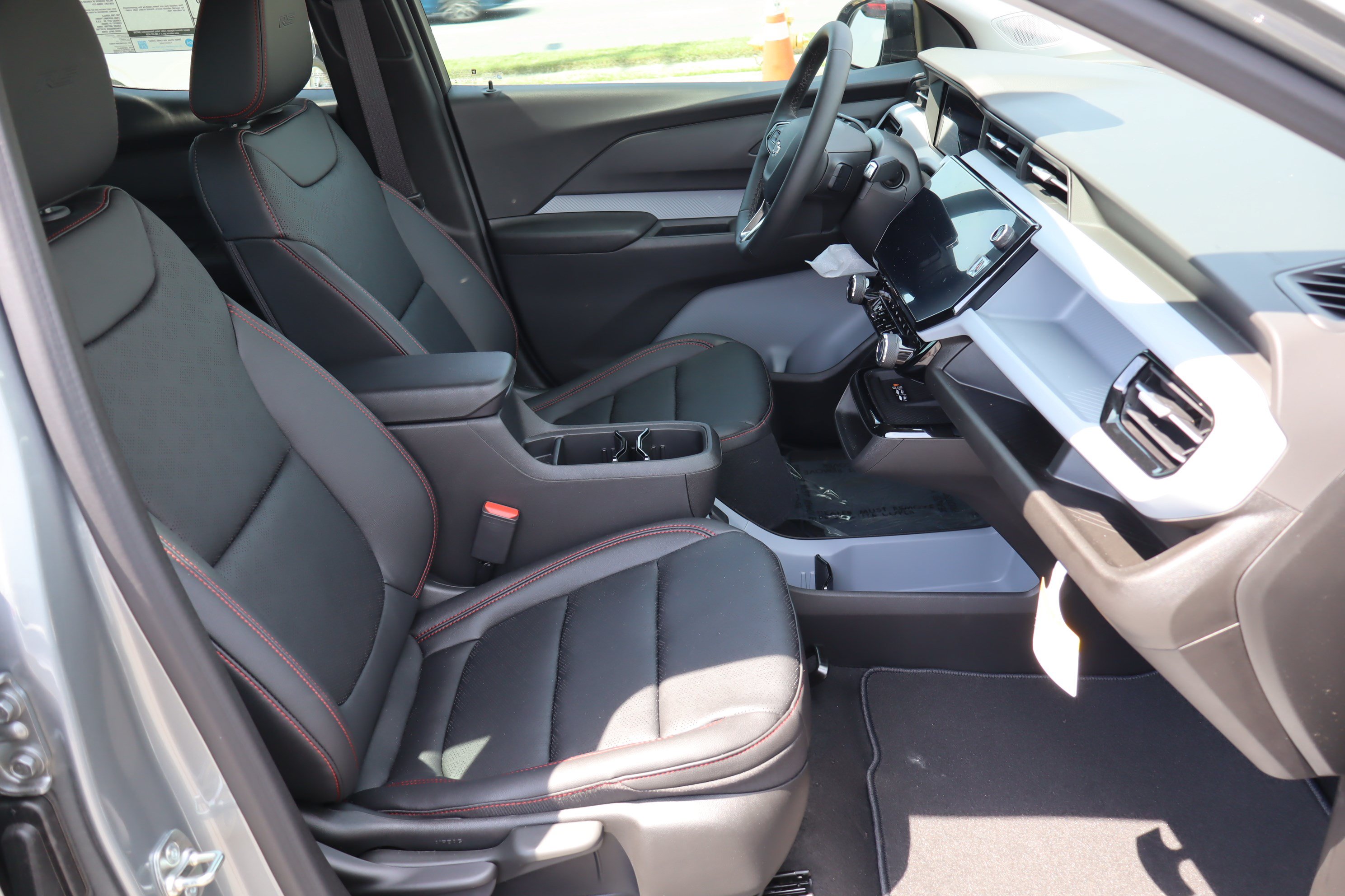 New 2027 Chevrolet Bolt RS w/ Technology Package FWD image 24
