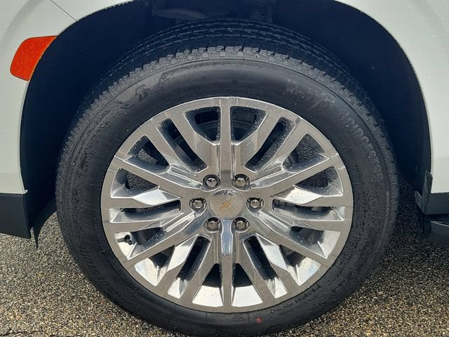 Used 2022 Chevrolet Suburban LT RWD image 6
