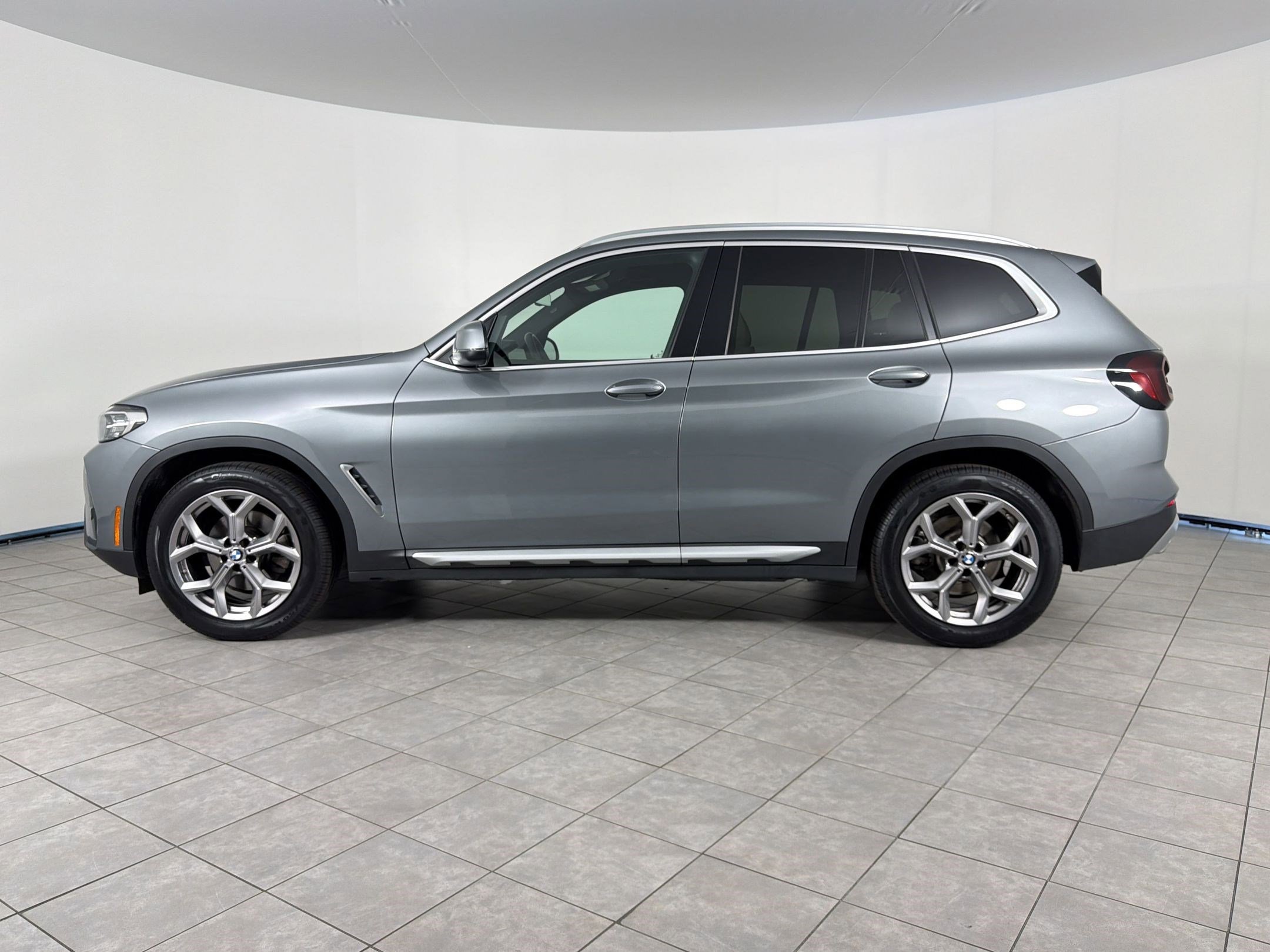 Certified 2023 BMW X3 sDrive30i w/ Convenience Package image 2
