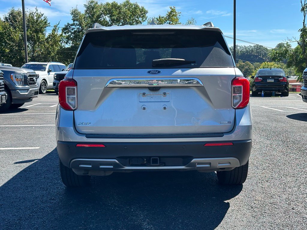Used 2020 Ford Explorer XLT w/ Equipment Group 202A AWD/4WD image 28