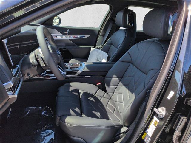 New 2026 BMW i7 xDrive60 AWD/4WD image 4