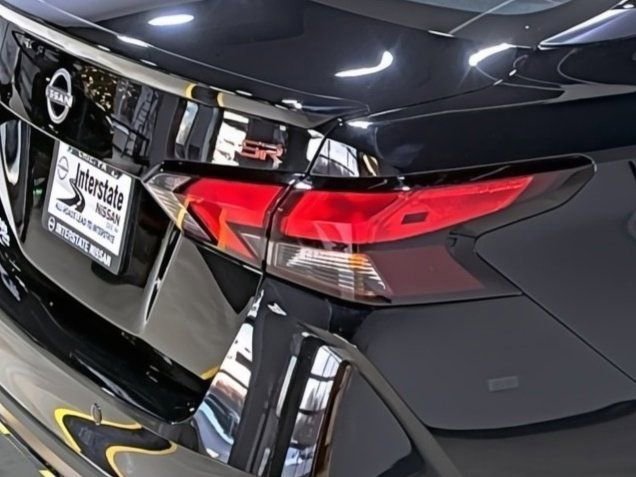 Used 2025 Nissan Versa SR w/ Trunk Package image 13