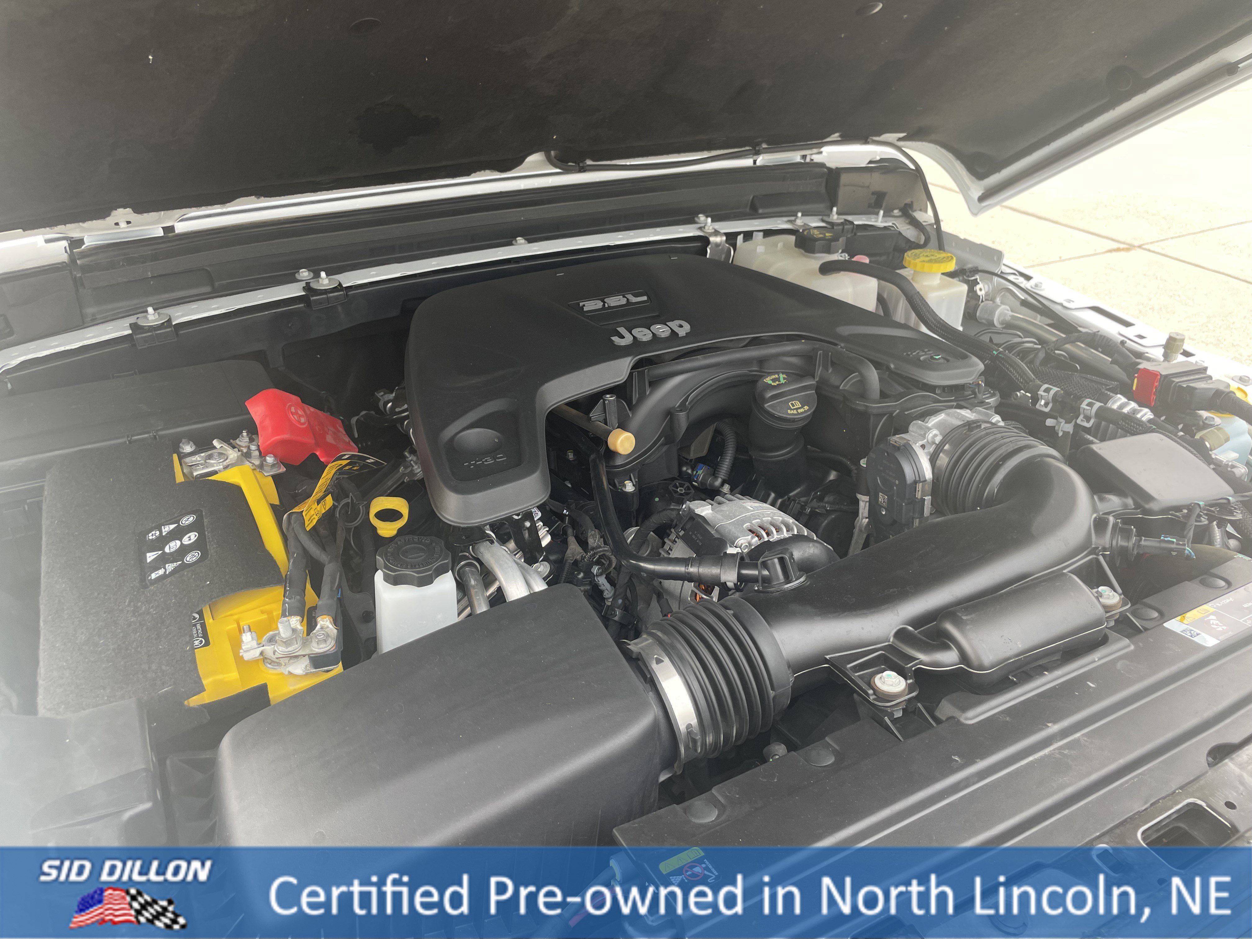 Used 2021 Jeep Gladiator Willys image 11