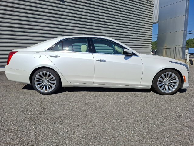 Used 2015 Cadillac CTS Luxury RWD image 2
