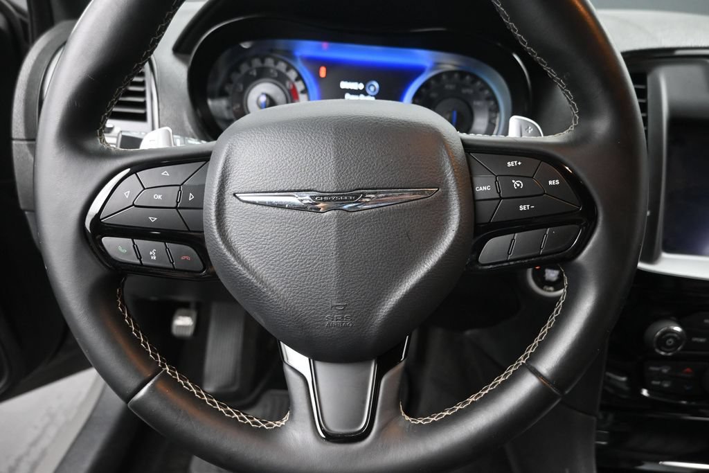 Used 2018 Chrysler 300 S w/ S Model Appearance Package RWD image 17