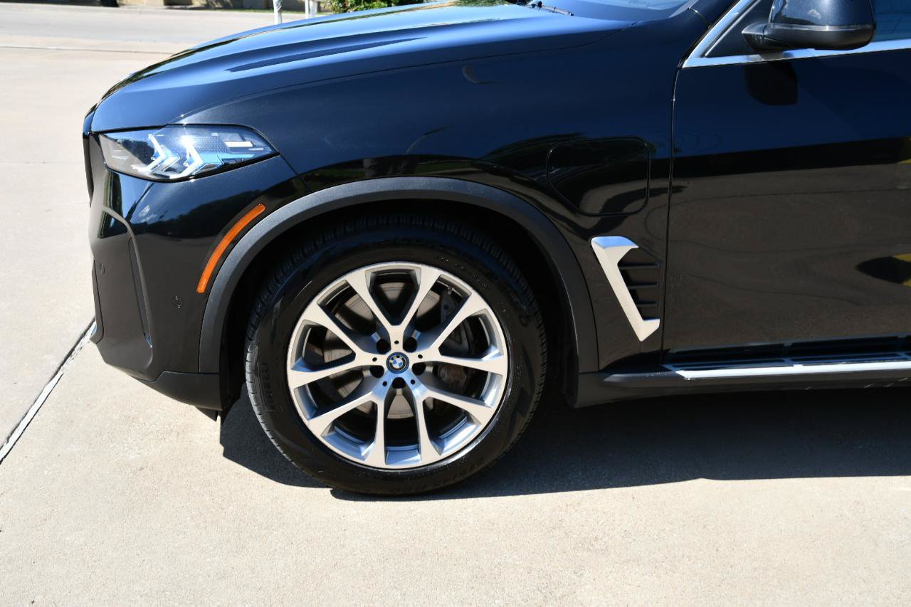 Used 2025 BMW X5 xDrive50e AWD/4WD image 4
