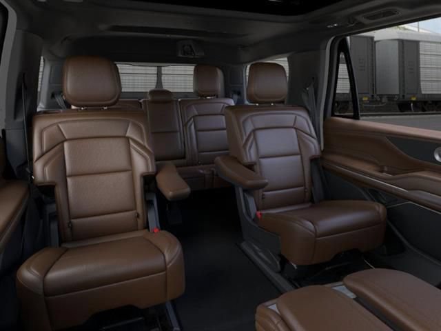 New 2026 Lincoln Navigator Reserve AWD/4WD image 11
