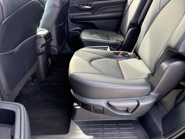 Used 2025 Toyota Grand Highlander XLE image 23
