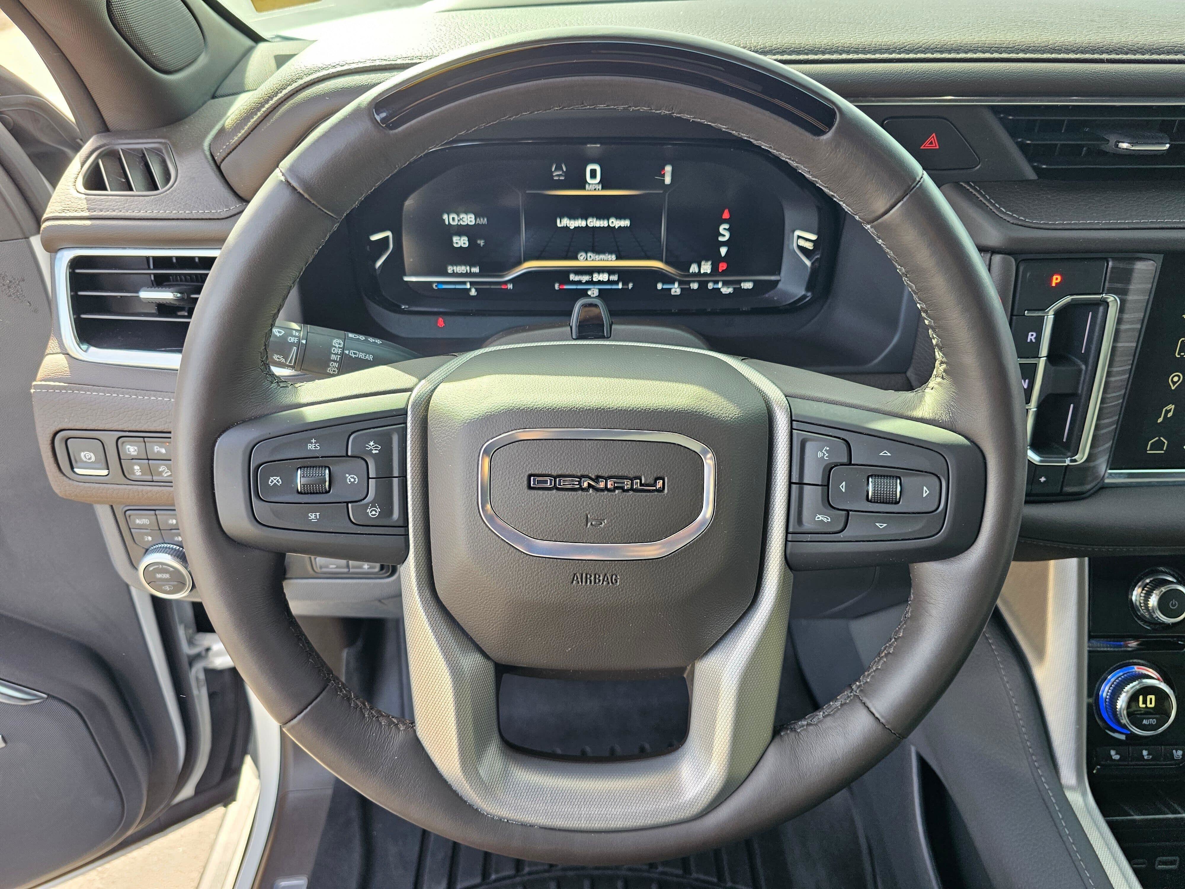 Used 2024 GMC Yukon Denali w/ Denali Reserve Package AWD/4WD image 22