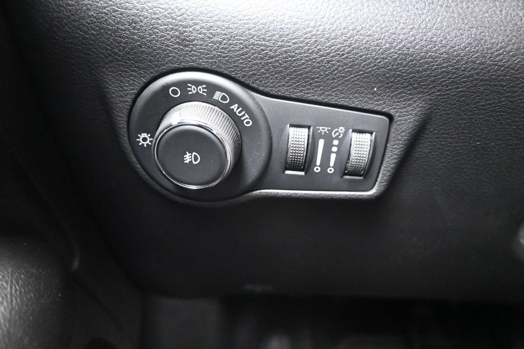 Used 2023 Jeep Compass Trailhawk w/ Trailhawk Elite Group AWD/4WD image 18