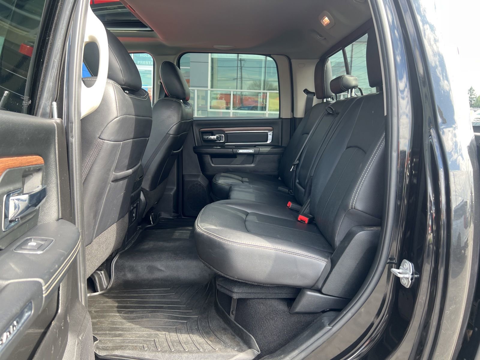 Used 2018 RAM 3500 Laramie image 27