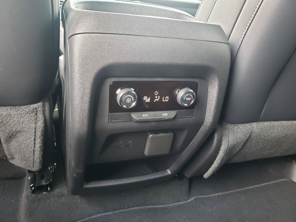 Used 2026 Chevrolet Traverse LT w/ Sun and Wheel Package FWD image 19
