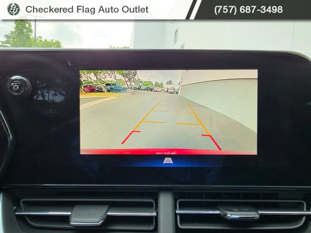 Used 2024 Chevrolet Trax RS w/ Sunroof Package FWD image 32