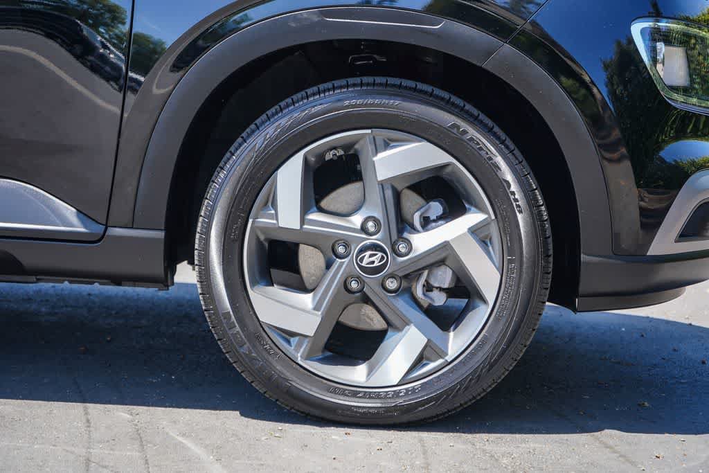 Certified 2024 Hyundai Venue SEL FWD image 9