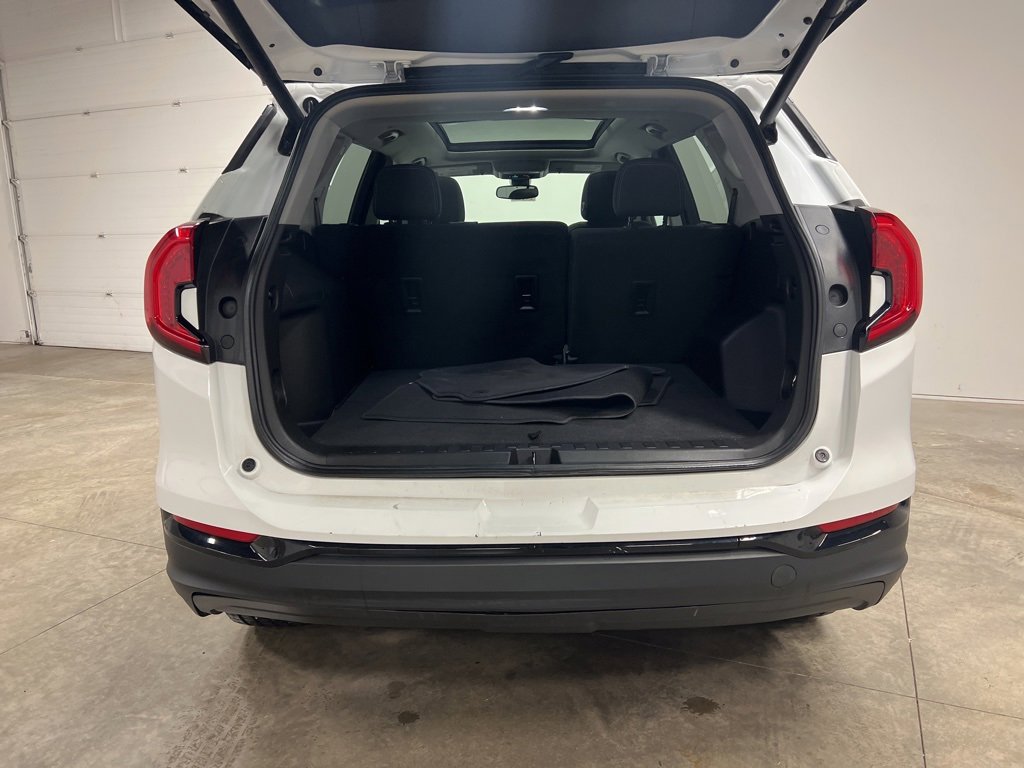 Certified 2022 GMC Terrain SLE w/ Driver Convenience Package image 6