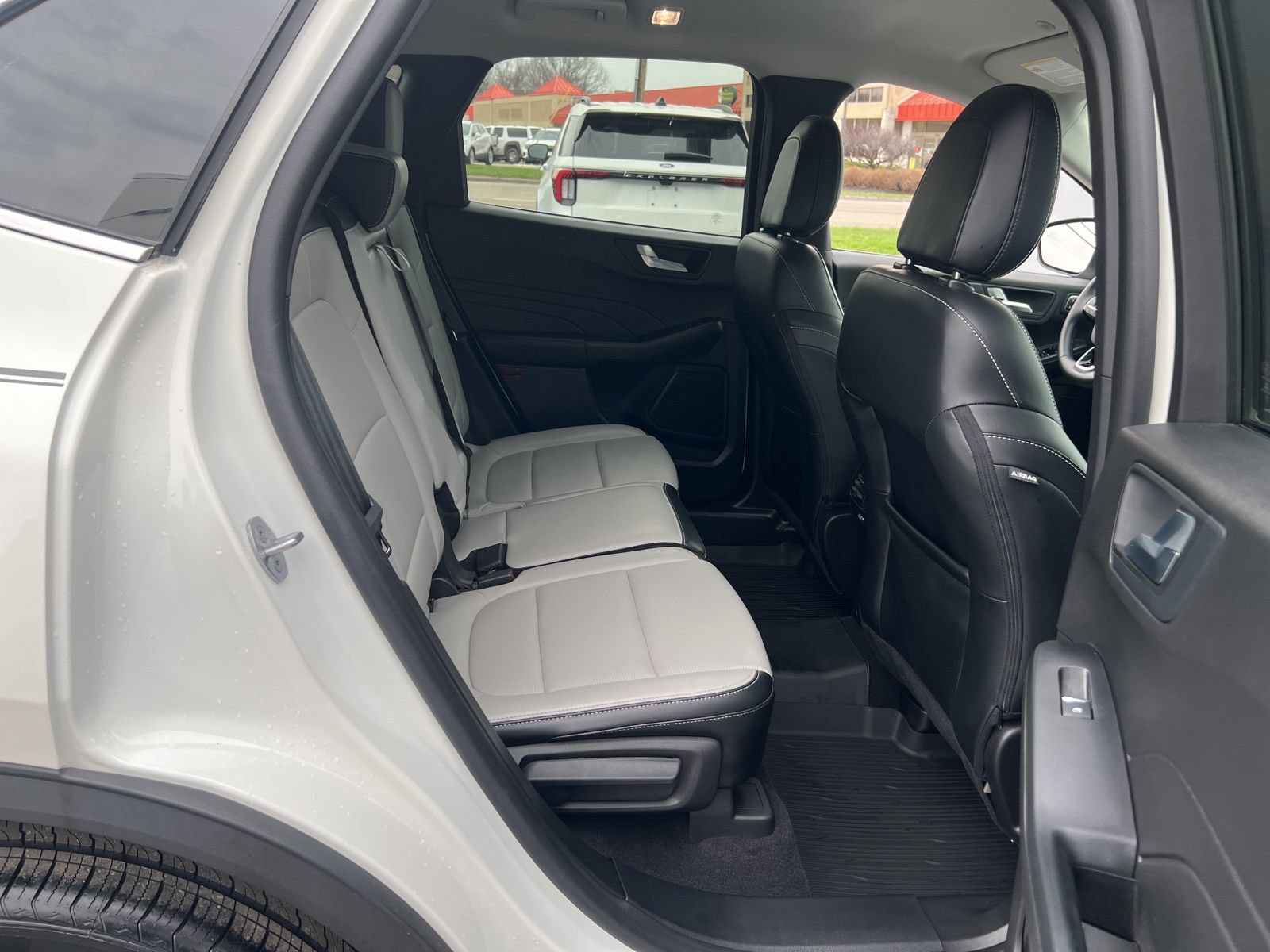 Used 2023 Ford Escape Platinum AWD/4WD image 30