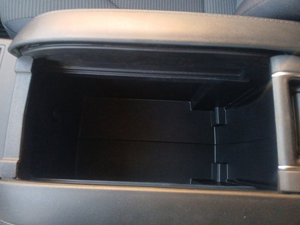 Used 2023 Toyota Highlander L image 28