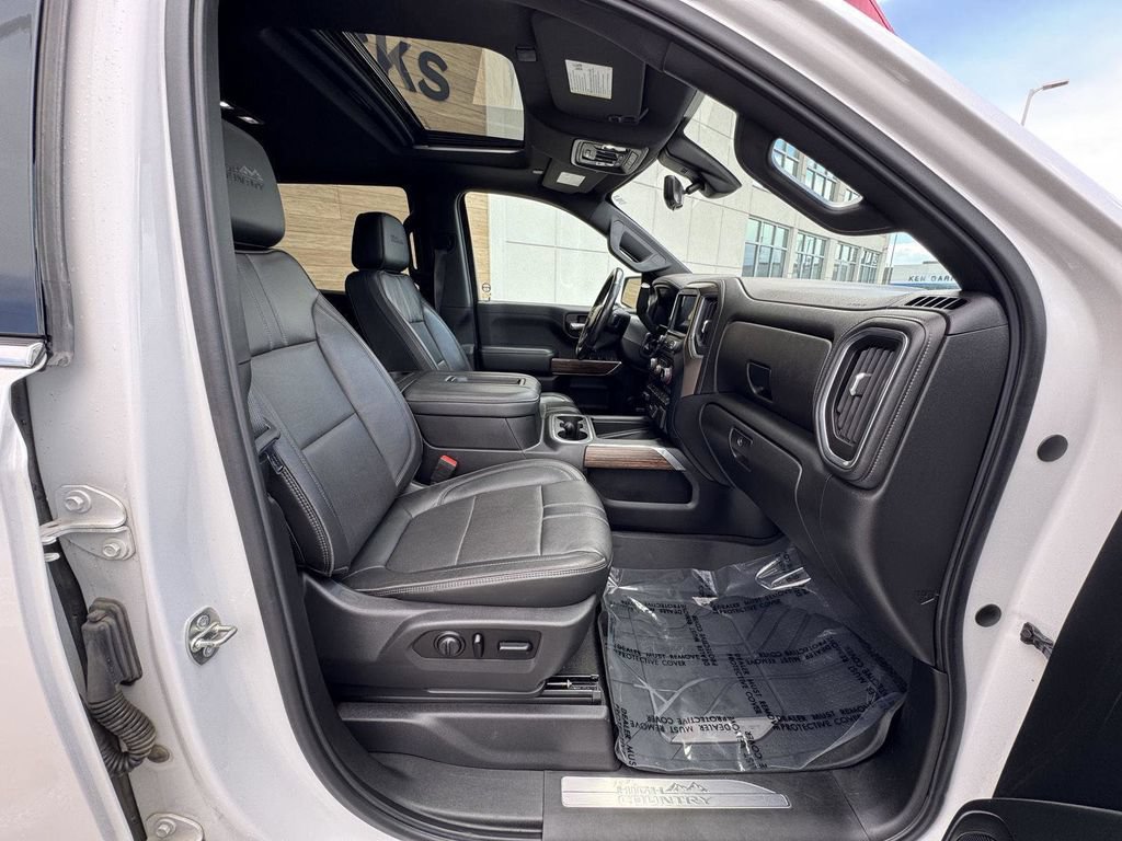 Used 2020 Chevrolet Silverado 1500 High Country w/ Technology Package AWD/4WD image 43