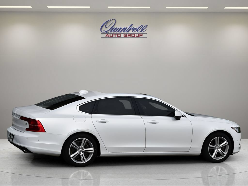Used 2018 Volvo S90 T5 Momentum w/ Convenience Package FWD image 3
