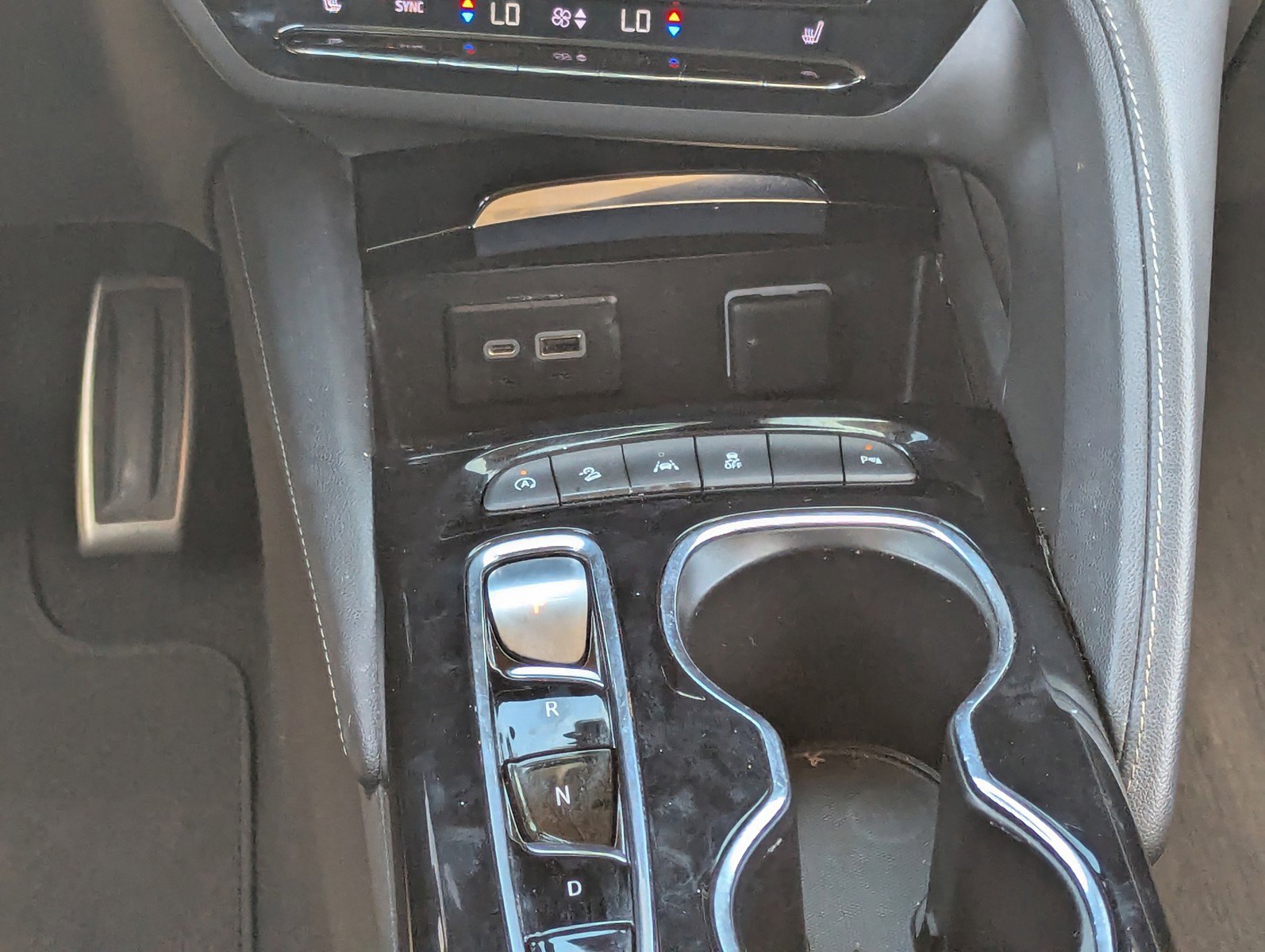 Certified 2023 Buick Envision Preferred w/ Sport Touring Package image 21