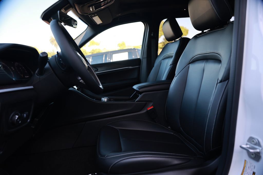 New 2026 Jeep Grand Cherokee Limited w/ MOPAR Finishing Package image 14