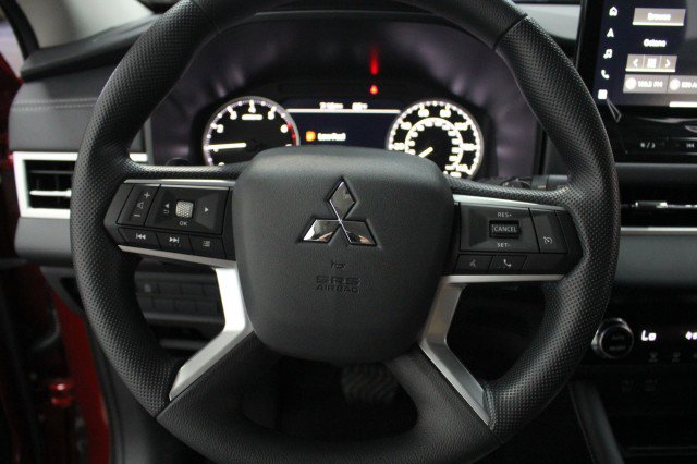 New 2026 Mitsubishi Outlander ES FWD image 8