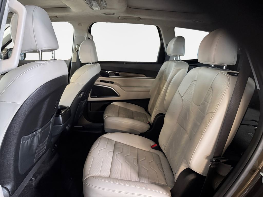 Used 2021 Kia Telluride SX w/ SX Prestige Package image 24