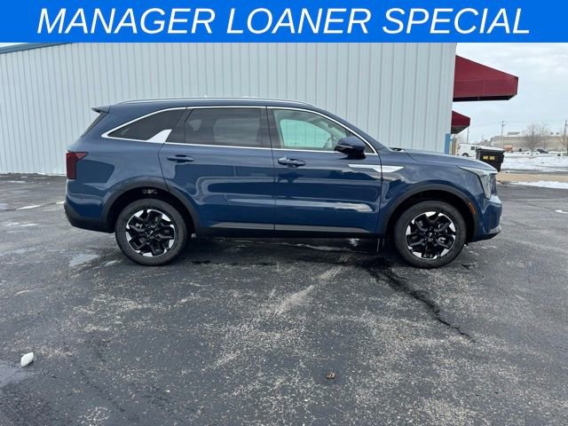 New 2025 Kia Sorento S image 2